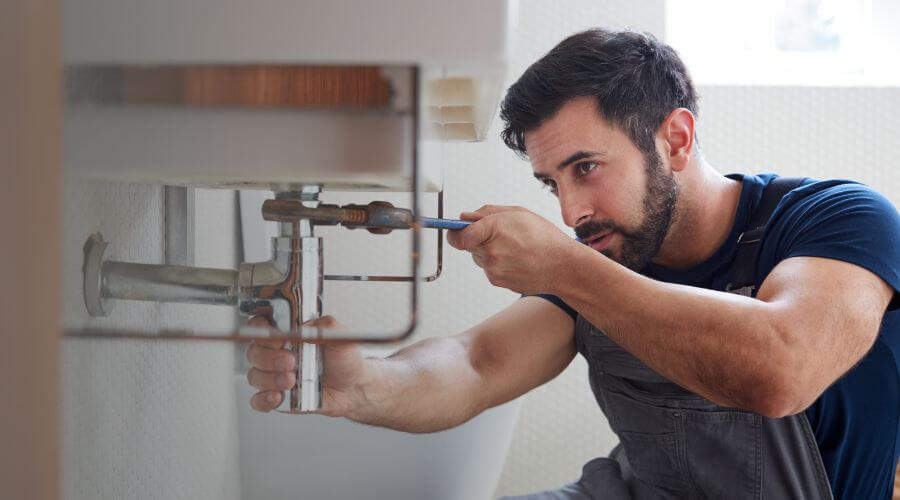 Faucet aerator cleaning/replacement in White Rock, NM